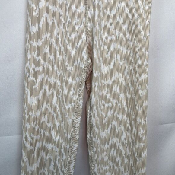 Aerie Offline Tan and White ribbed 7/8 leggings NWT size medium - Picture 3 of 14